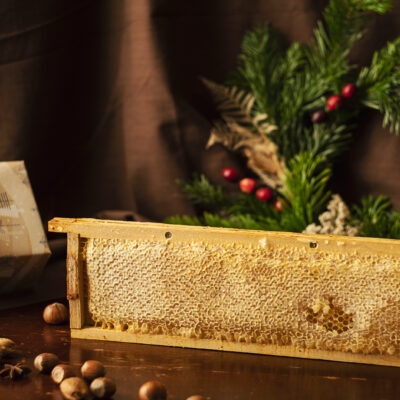Acacia comb Honey full frame