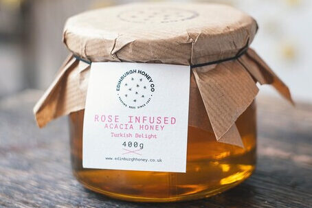 Sweet Gift Guide to Mother's Day
Acacia  Honey whit Rose 400g jar . 
Hand-packed and plastic free